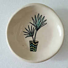 Load image into Gallery viewer, Plant trinket Dish
