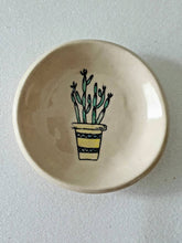 Load image into Gallery viewer, Plant trinket Dish
